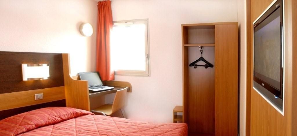 Hotelf1 Igny Massy Tgv Quarto foto